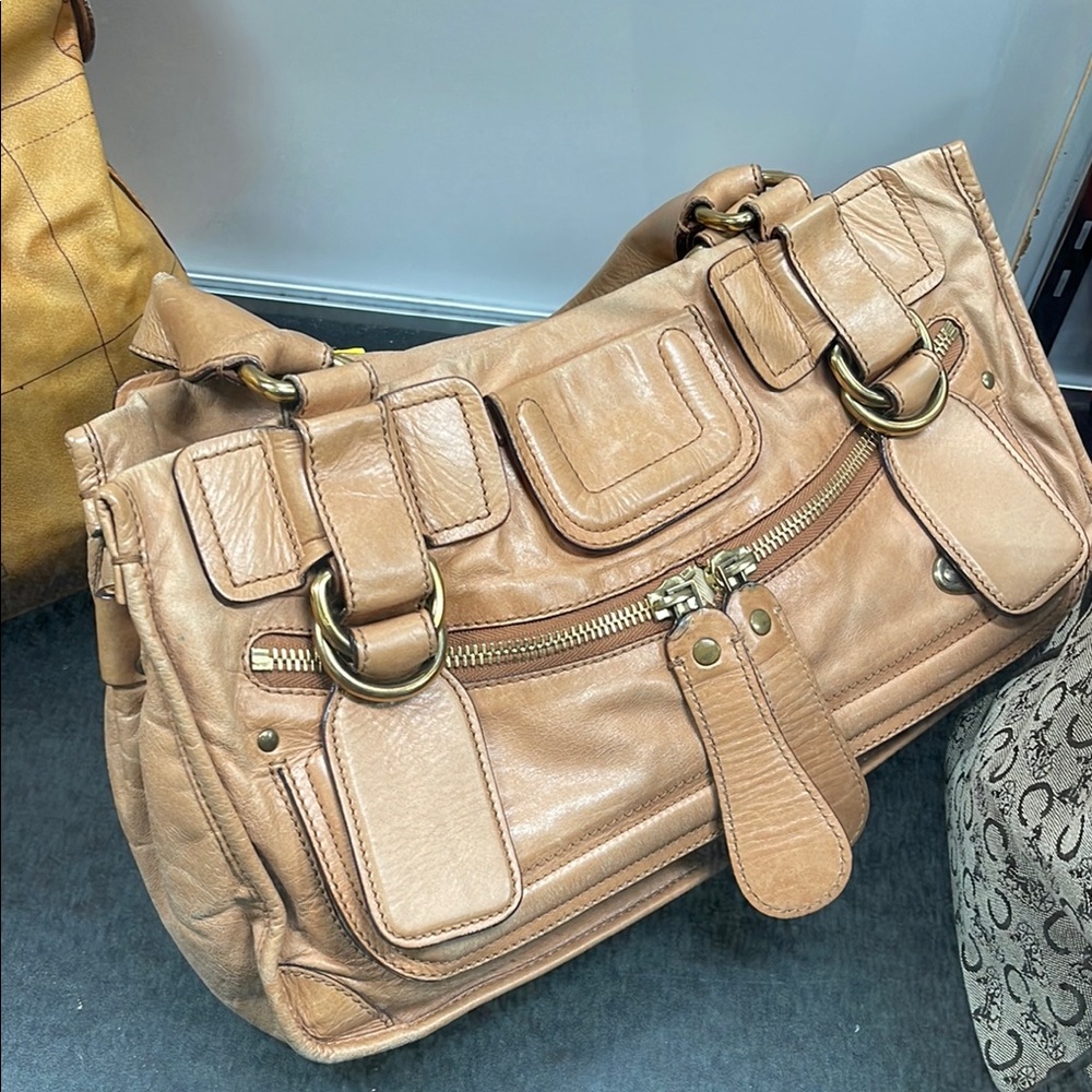 🔥SOLD!!!🔥Chloe Tan Leather Shoulder Bag with Structured Design